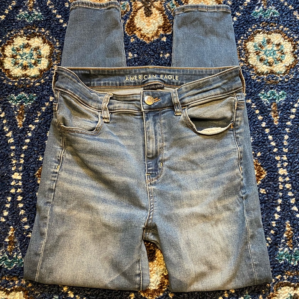 High waisted women’s American eagle denim skinny jeans